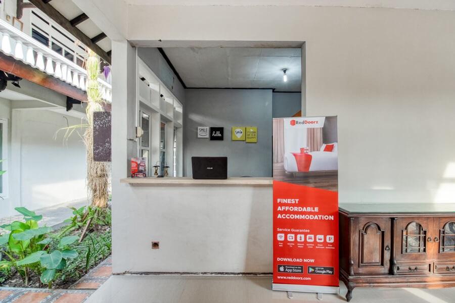 Reddoorz Near Malioboro Tugu Station Jogja Hotel Джокякарта Екстериор снимка