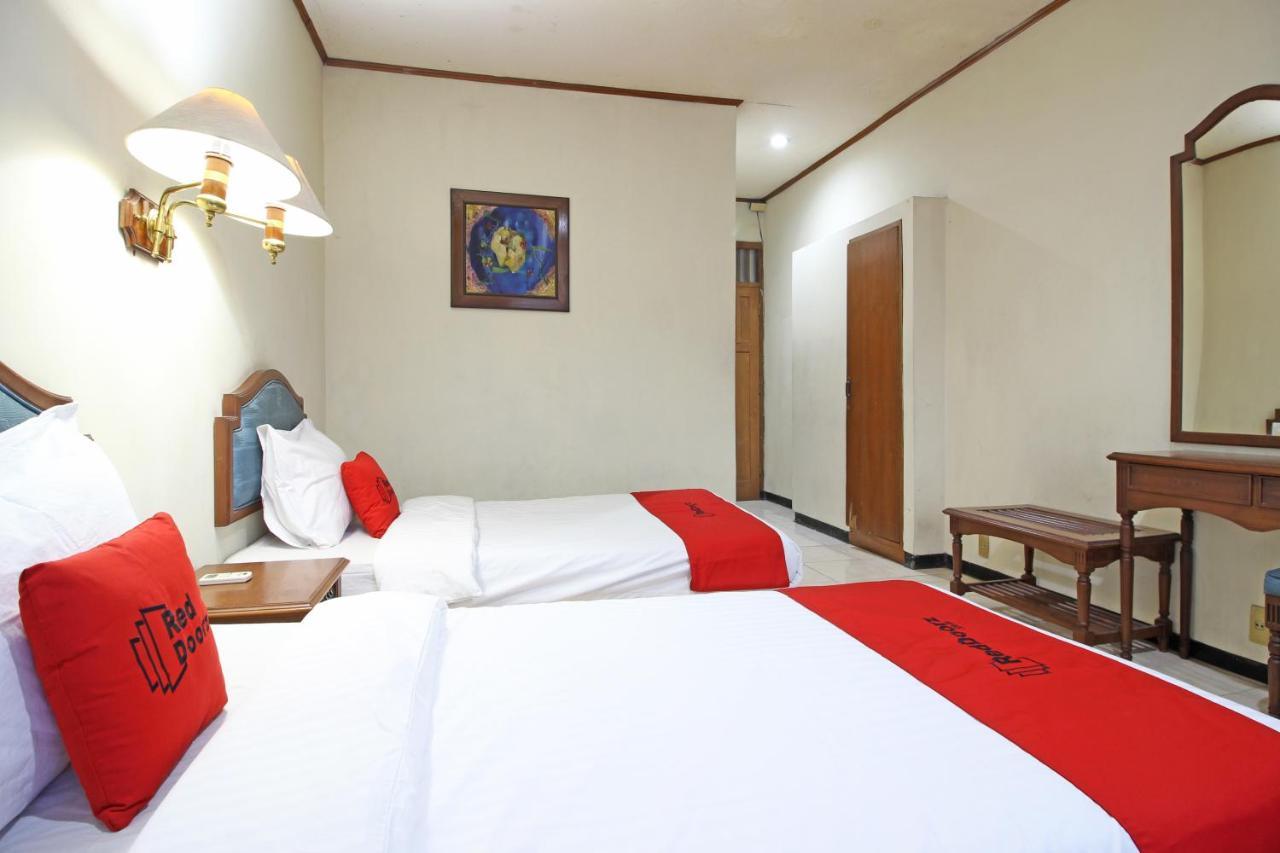 Reddoorz Near Malioboro Tugu Station Jogja Hotel Джокякарта Екстериор снимка