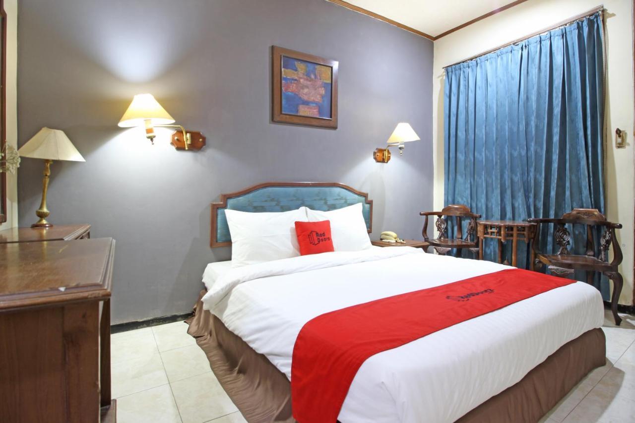 Reddoorz Near Malioboro Tugu Station Jogja Hotel Джокякарта Екстериор снимка