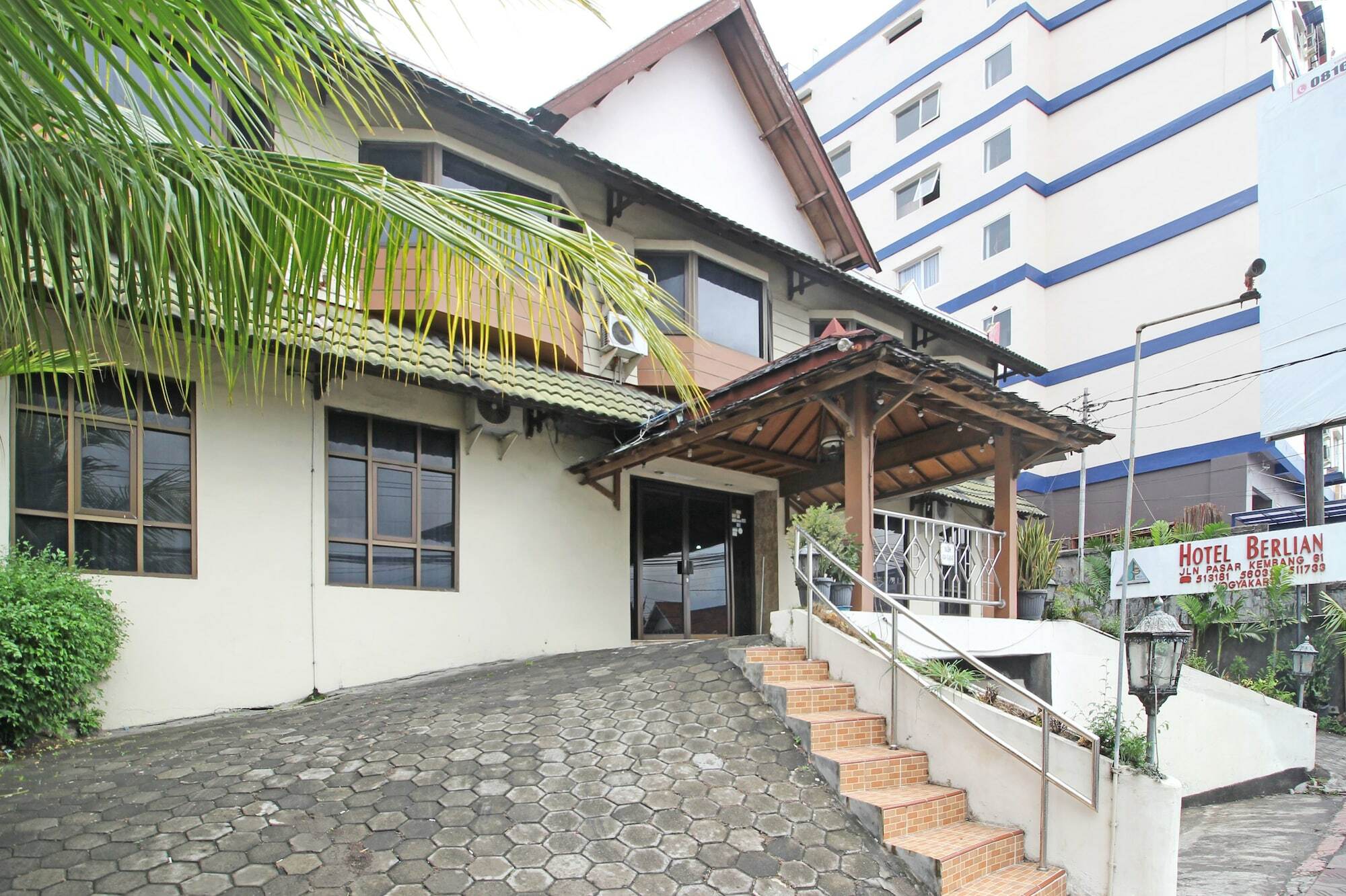 Reddoorz Near Malioboro Tugu Station Jogja Hotel Джокякарта Екстериор снимка